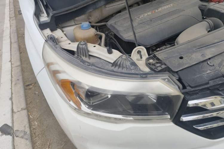 Used GAC Trumpchi GS4 2017 235T Automatic Two-Wheel Drive Elite Edition Right Front Headlight