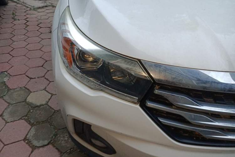 Used GAC Trumpchi GS4 2017 200T Manual Two-Wheel Drive Elite Edition Right Front Headlight