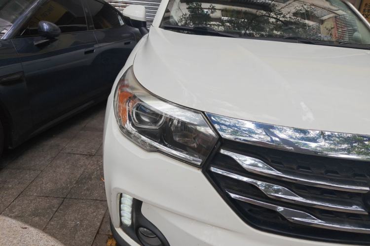 Used GAC Trumpchi GS4 2017 200T G-DCT Two-Wheel Drive Elite Edition Right Front Headlight