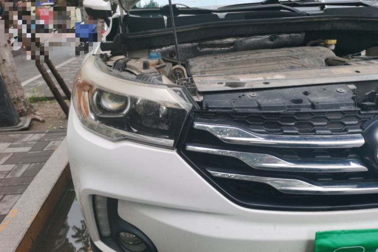 Used GAC Trumpchi GS4 2017 235T Manual Two-Wheel Drive Luxury Edition Right Front Headlight