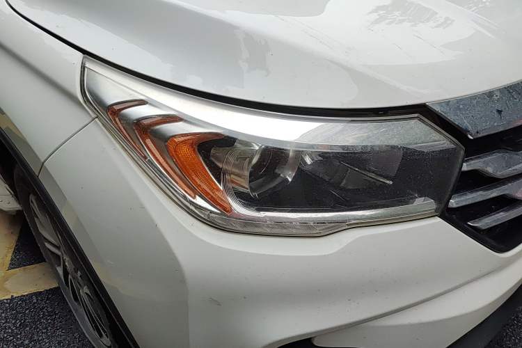 Used GAC Trumpchi GS4 2017 235T Automatic Two-Wheel Drive Elite Edition Right Front Headlight