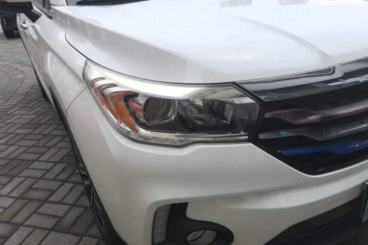 Used GAC Trumpchi GS4 2017 235T Manual Two-Wheel Drive Luxury Edition Right Front Headlight