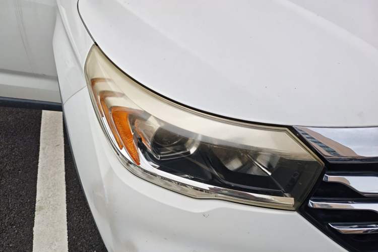 Used GAC Trumpchi GS4 2017 235T Manual Two-Wheel Drive Luxury Edition Right Front Headlight
