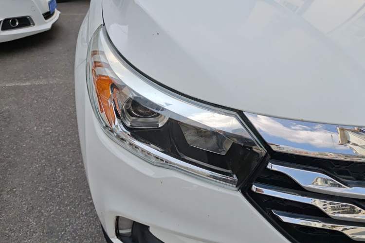 Used GAC Trumpchi GS4 2017 235T Automatic Two-Wheel Drive Elite Edition Right Front Headlight