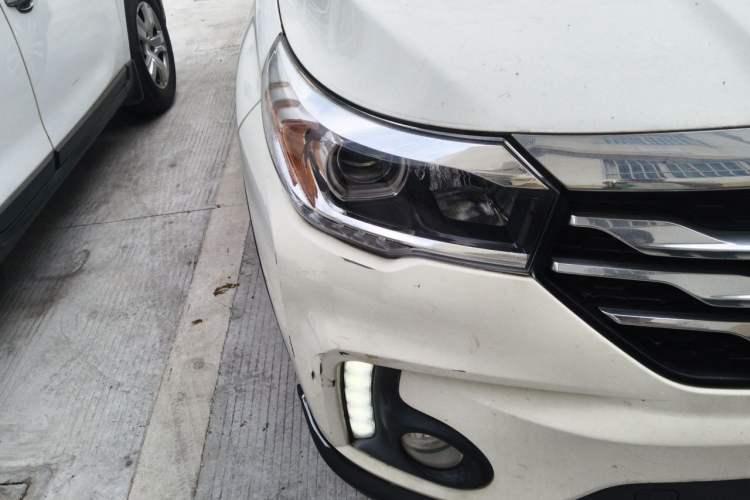 Used GAC Trumpchi GS4 2017 235T Automatic Two-Wheel Drive Luxury Smart Connectivity Version Right Front Headlight