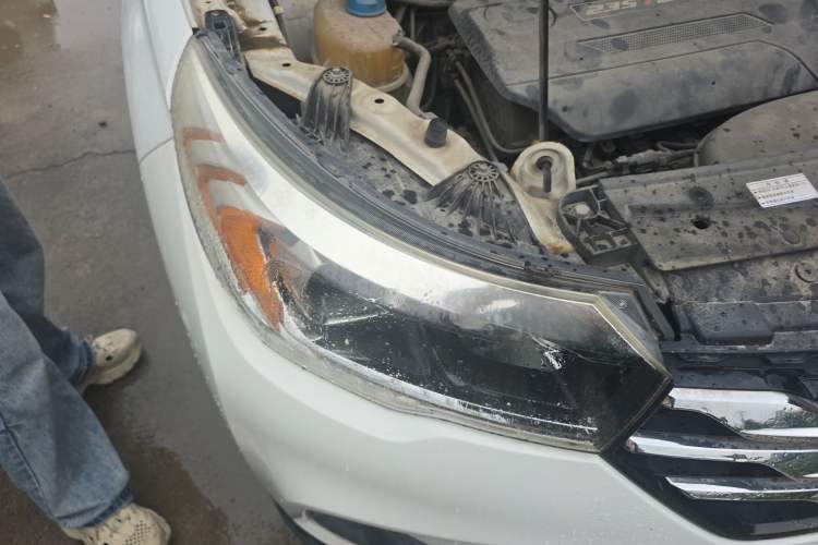 Used GAC Trumpchi GS4 2017 200T Manual Two-Wheel Drive Luxury Edition Right Front Headlight