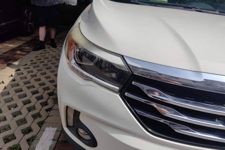 Used GAC Trumpchi GS4 2017 235T Automatic Two-Wheel Drive Elite Edition Right Front Headlight