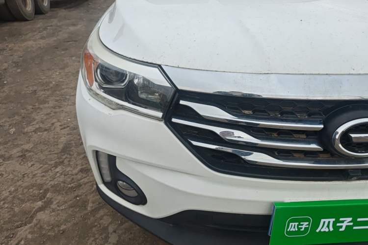 Used GAC Trumpchi GS4 2017 235T Automatic Two-Wheel Drive Luxury Smart Connectivity Version Right Front Headlight
