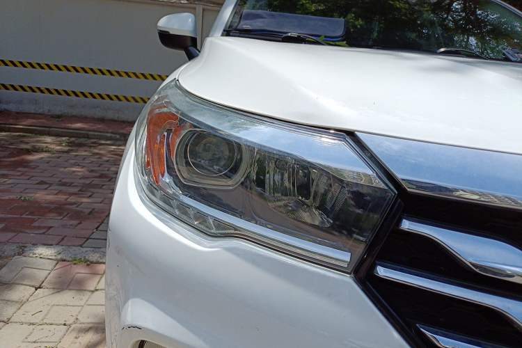 Used GAC Trumpchi GS4 2017 235T Automatic Two-Wheel Drive Elite Edition Right Front Headlight