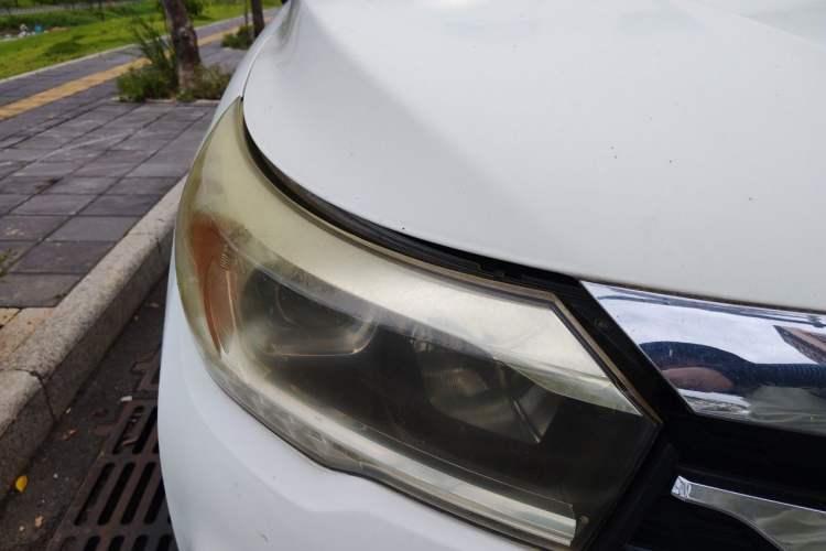 Used GAC Trumpchi GS4 2017 235T Automatic Two-Wheel Drive Luxury Smart Connectivity Version Right Front Headlight