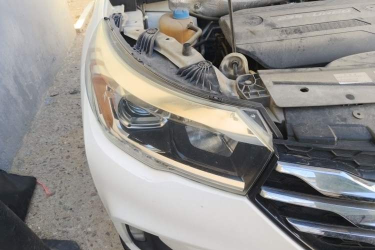 Used GAC Trumpchi GS4 2017 235T Automatic Two-Wheel Drive Elite Edition Right Front Headlight