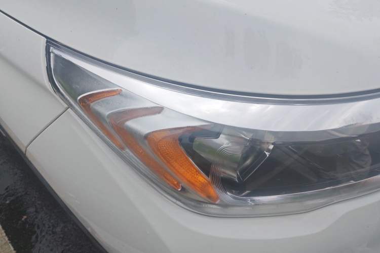 Used GAC Trumpchi GS4 2017 200T G-DCT Two-Wheel Drive Elite Edition Right Front Headlight