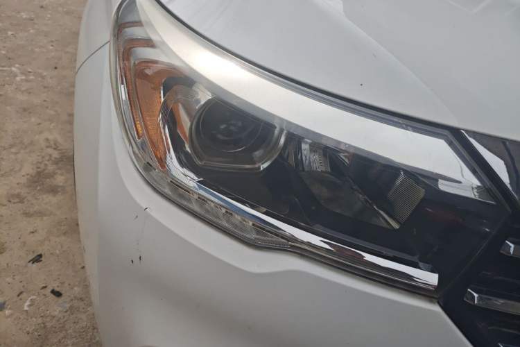 Used GAC Trumpchi GS4 2017 235T Automatic Two-Wheel Drive Elite Edition Right Front Headlight