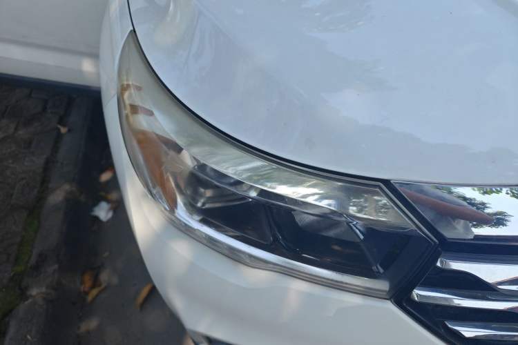 Used GAC Trumpchi GS4 2017 235T Automatic Two-Wheel Drive Luxury Smart Connectivity Version Right Front Headlight