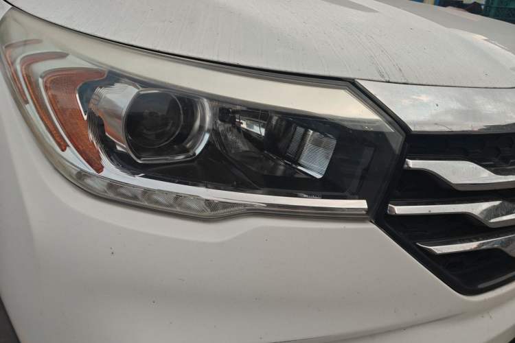 Used GAC Trumpchi GS4 2017 200T G-DCT Two-Wheel Drive Comfort Edition Right Front Headlight