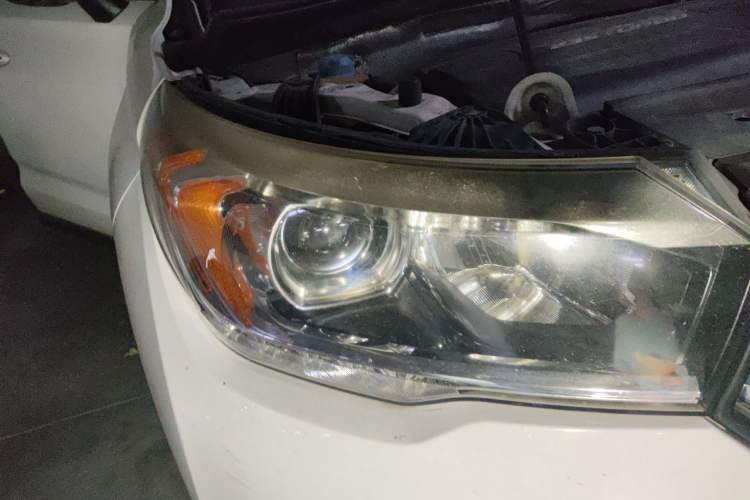 Used GAC Trumpchi GS4 2017 235T Automatic Two-Wheel Drive Luxury Smart Connectivity Version Right Front Headlight
