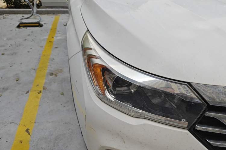 Used GAC Trumpchi GS4 2017 200T Manual Two-Wheel Drive Luxury Edition Right Front Headlight