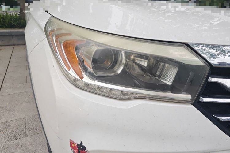 Used GAC Trumpchi GS4 2017 235T Automatic Two-Wheel Drive Elite Edition Right Front Headlight