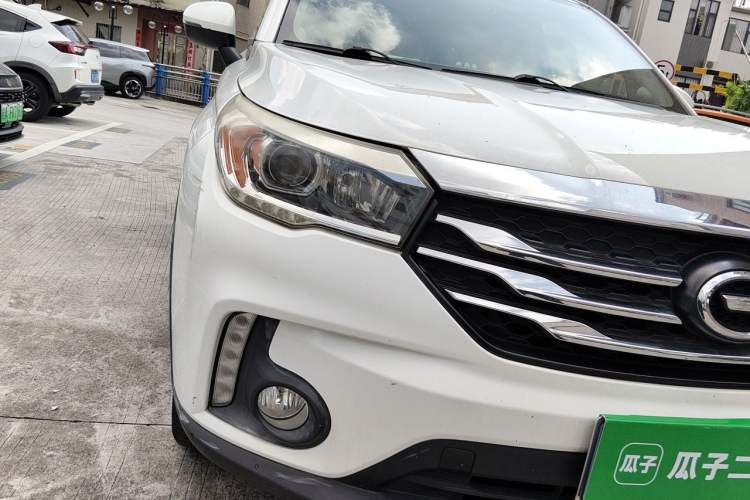 Used GAC Trumpchi GS4 2017 235T Automatic Two-Wheel Drive Elite Edition Right Front Headlight