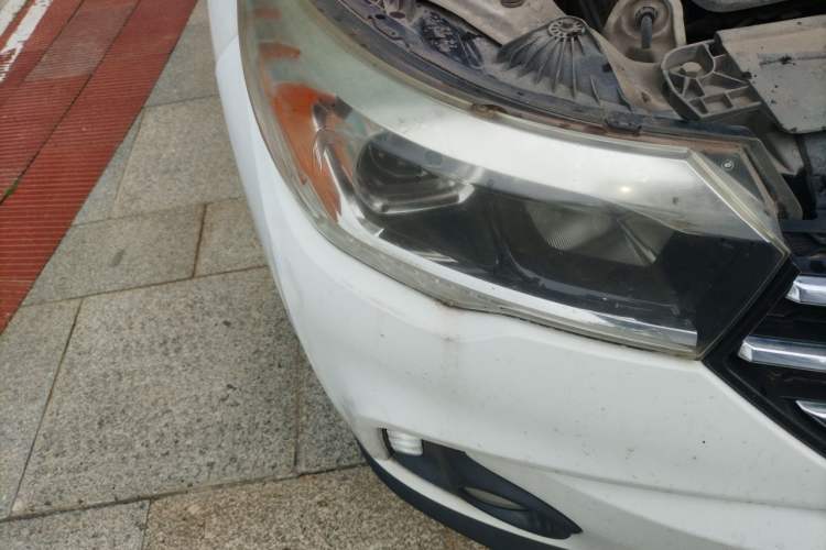 Used GAC Trumpchi GS4 2017 235T Automatic Two-Wheel Drive Elite Edition Right Front Headlight