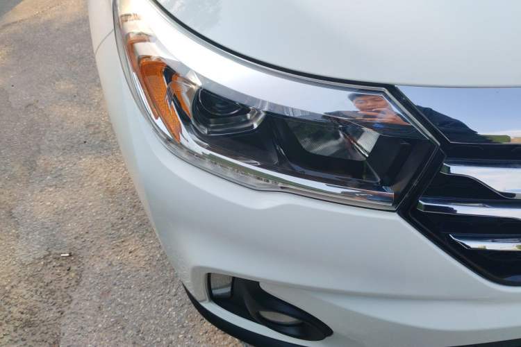 Used GAC Trumpchi GS4 2017 235T Automatic Two-Wheel Drive Luxury Smart Connectivity Version Right Front Headlight