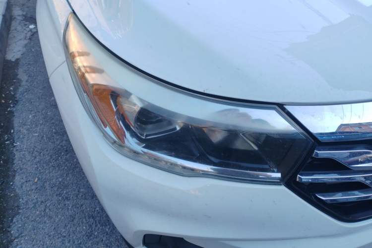 Used GAC Trumpchi GS4 2017 200T Manual Two-Wheel Drive Elite Edition Right Front Headlight