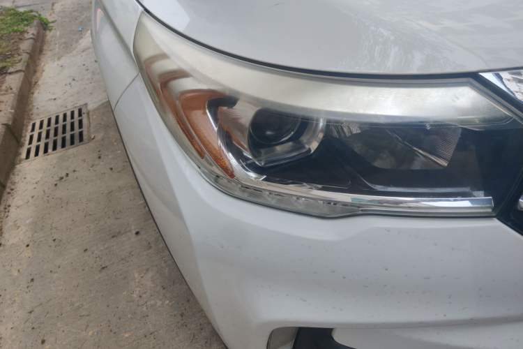 Used GAC Trumpchi GS4 2017 235T Automatic Two-Wheel Drive Elite Edition Right Front Headlight