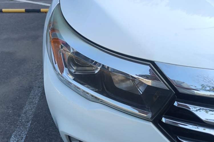 Used GAC Trumpchi GS4 2017 200T G-DCT Two-Wheel Drive Elite Edition Right Front Headlight