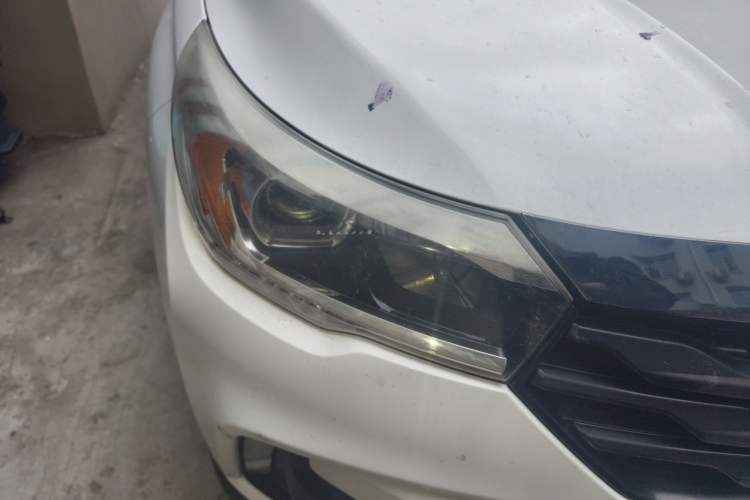 Used GAC Trumpchi GS4 2017 235T Automatic Two-Wheel Drive Luxury Smart Connectivity Version Right Front Headlight