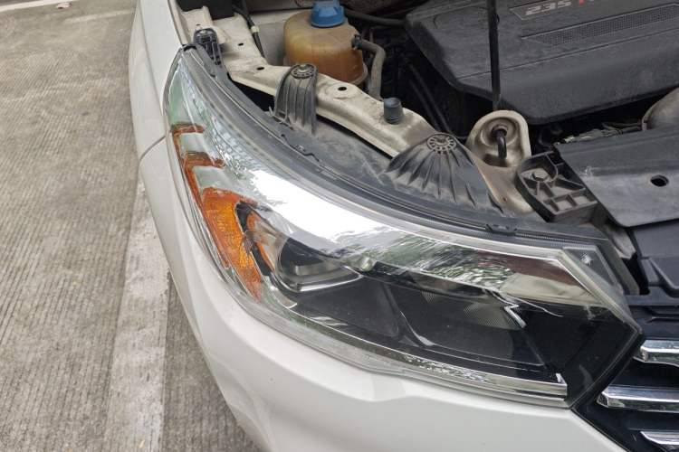 Used GAC Trumpchi GS4 2017 235T Automatic Two-Wheel Drive Elite Edition Right Front Headlight