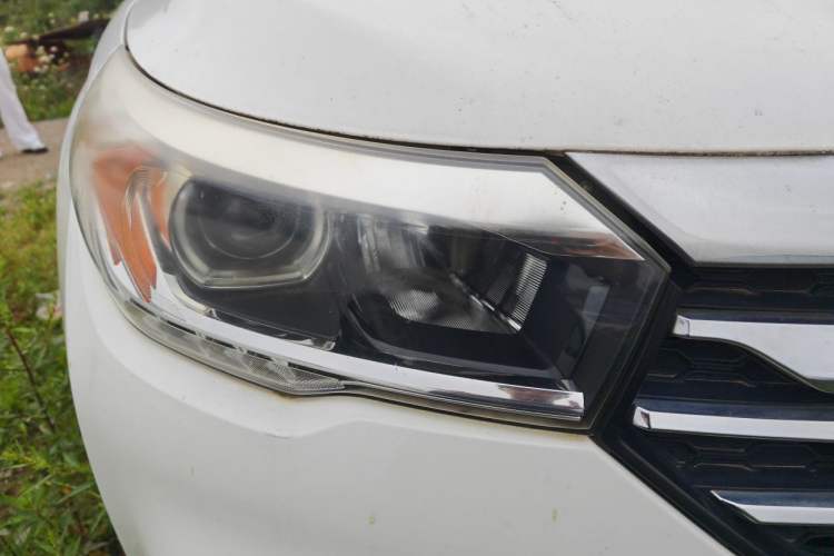 Used GAC Trumpchi GS4 2017 200T Manual Two-Wheel Drive Elite Edition Right Front Headlight