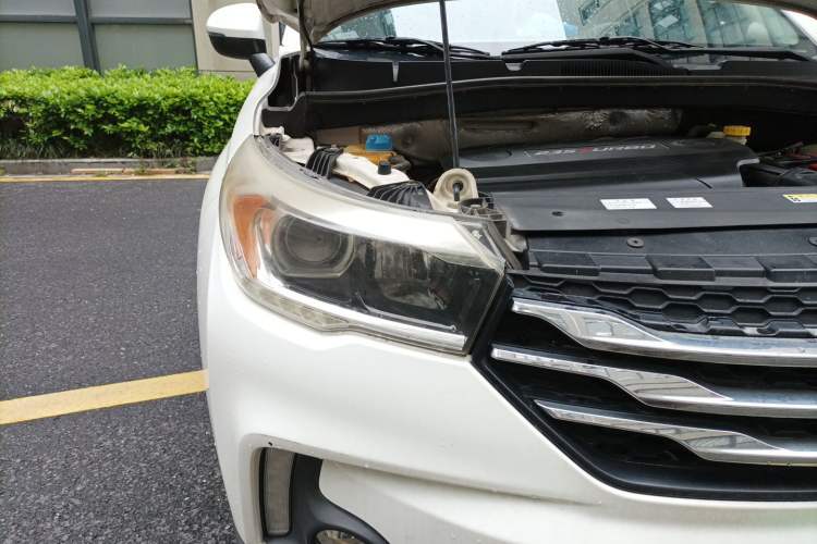 Used GAC Trumpchi GS4 2017 235T Automatic Two-Wheel Drive Elite Edition Right Front Headlight