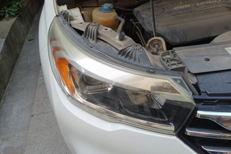 Used GAC Trumpchi GS4 2017 200T Manual Two-Wheel Drive Elite Edition Right Front Headlight
