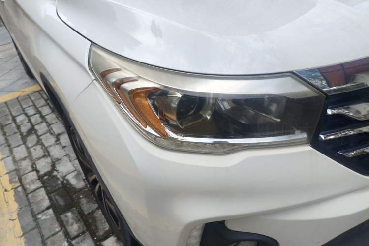 Used GAC Trumpchi GS4 2017 235T Automatic Two-Wheel Drive Luxury Smart Connectivity Version Right Front Headlight