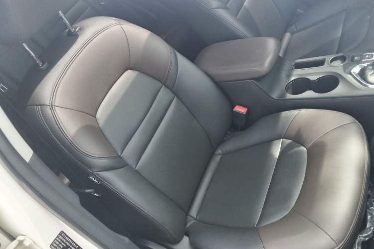 Used GAC Trumpchi GS4 2017 235T Automatic Two-Wheel Drive Elite Edition Right Front Seat