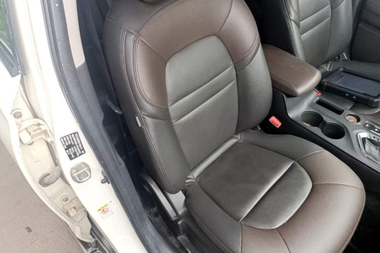 Used GAC Trumpchi GS4 2017 235T Automatic Two-Wheel Drive Luxury Smart Connectivity Version Right Front Seat