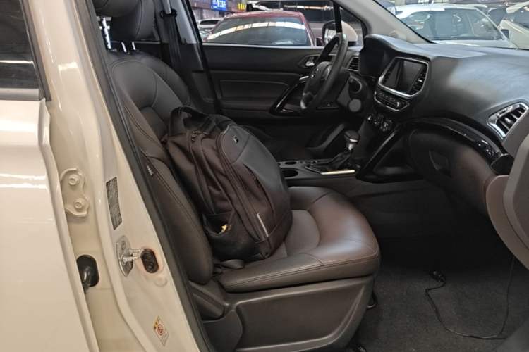 Used GAC Trumpchi GS4 2017 235T Automatic Two-Wheel Drive Luxury Smart Connectivity Version Right Front Seat