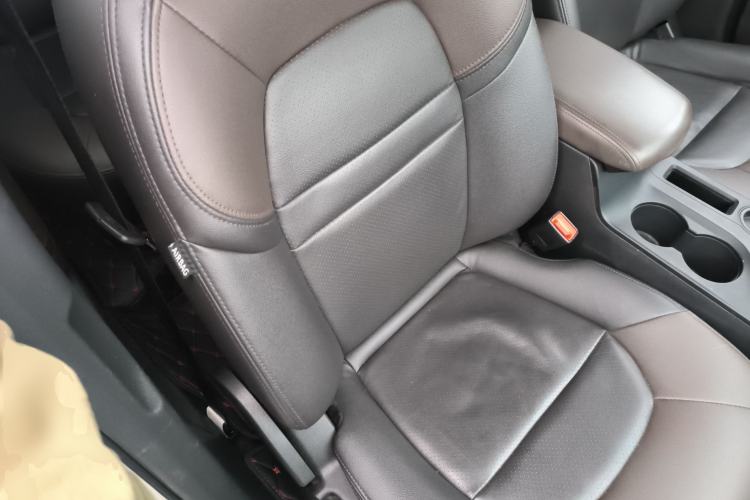 Used GAC Trumpchi GS4 2017 235T Automatic Two-Wheel Drive Luxury Smart Connectivity Version Right Front Seat