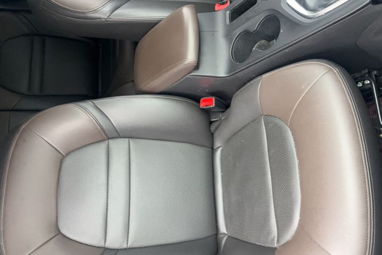Used GAC Trumpchi GS4 2017 235T Automatic Two-Wheel Drive Luxury Smart Connectivity Version Right Front Seat