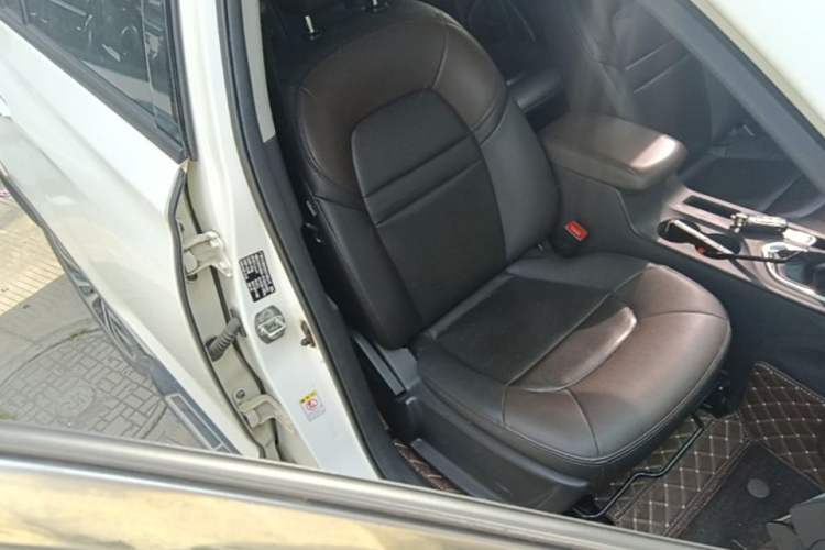 Used GAC Trumpchi GS4 2017 235T Automatic Two-Wheel Drive Luxury Smart Connectivity Version Right Front Seat