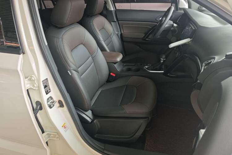 Used GAC Trumpchi GS4 2017 235T G-DCT Two-Wheel Drive Elite Edition Right Front Seat
