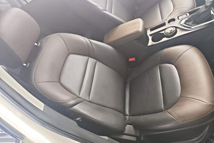 Used GAC Trumpchi GS4 2017 235T Automatic Two-Wheel Drive Elite Edition Right Front Seat