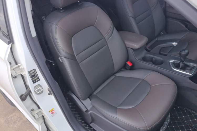 Used GAC Trumpchi GS4 2017 200T Manual Two-Wheel Drive Elite Edition Right Front Seat