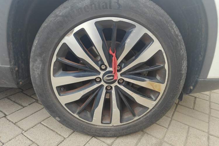 Used GAC Trumpchi GS4 2017 235T Automatic Two-Wheel Drive Luxury Smart Connectivity Version Right Front Wheel Hub