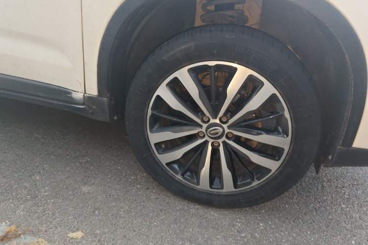 Used GAC Trumpchi GS4 2017 235T Manual Two-Wheel Drive Luxury Edition Right Front Wheel Hub