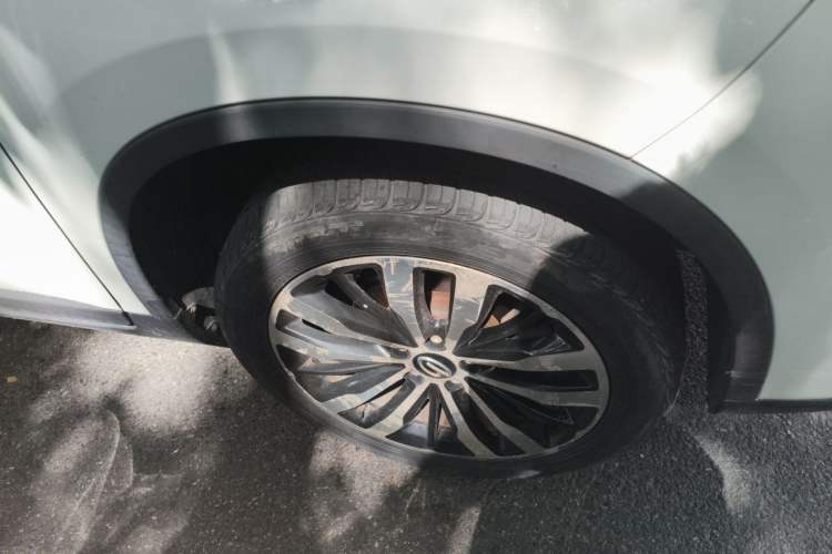 Used GAC Trumpchi GS4 2017 235T Automatic Two-Wheel Drive Luxury Smart Connectivity Version Right Front Wheel Hub