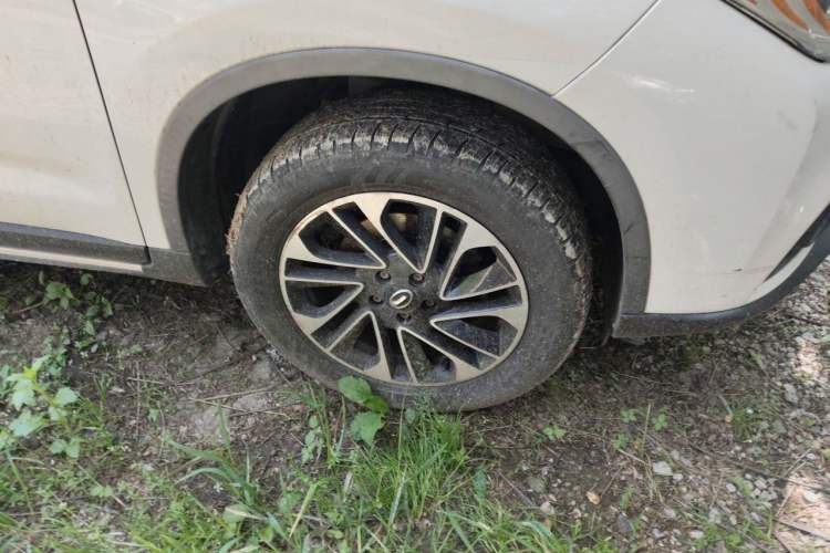 Used GAC Trumpchi GS4 2017 235T G-DCT Two-Wheel Drive Elite Edition Right Front Wheel Hub