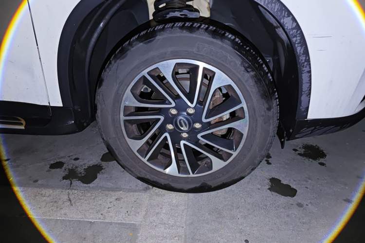 Used GAC Trumpchi GS4 2017 235T Automatic Two-Wheel Drive Elite Edition Right Front Wheel Hub