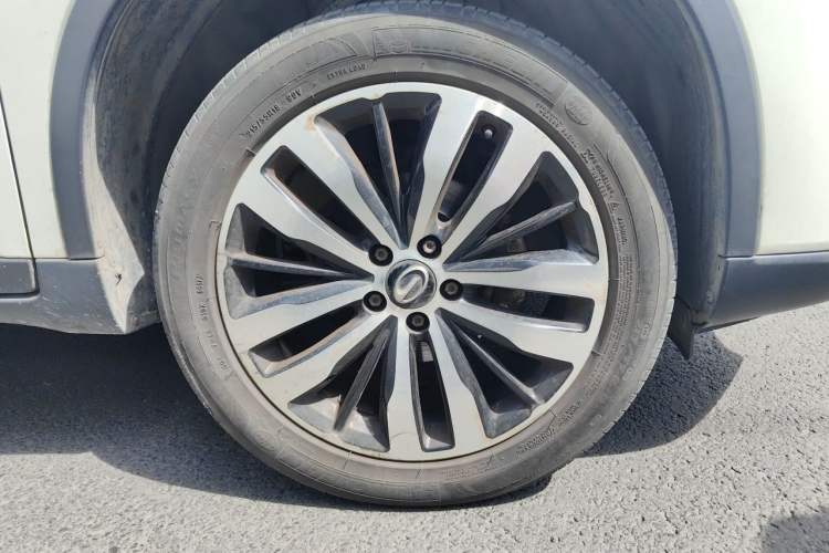 Used GAC Trumpchi GS4 2017 235T Manual Two-Wheel Drive Luxury Edition Right Front Wheel Hub