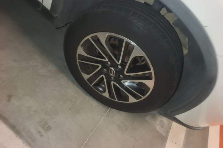 Used GAC Trumpchi GS4 2017 200T G-DCT Two-Wheel Drive Elite Edition Right Front Wheel Hub
